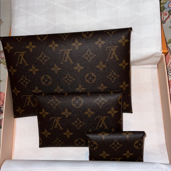 Louis Vuitton Kirigami Monogram Envelope Pouch Set - Picture 4 of 13
